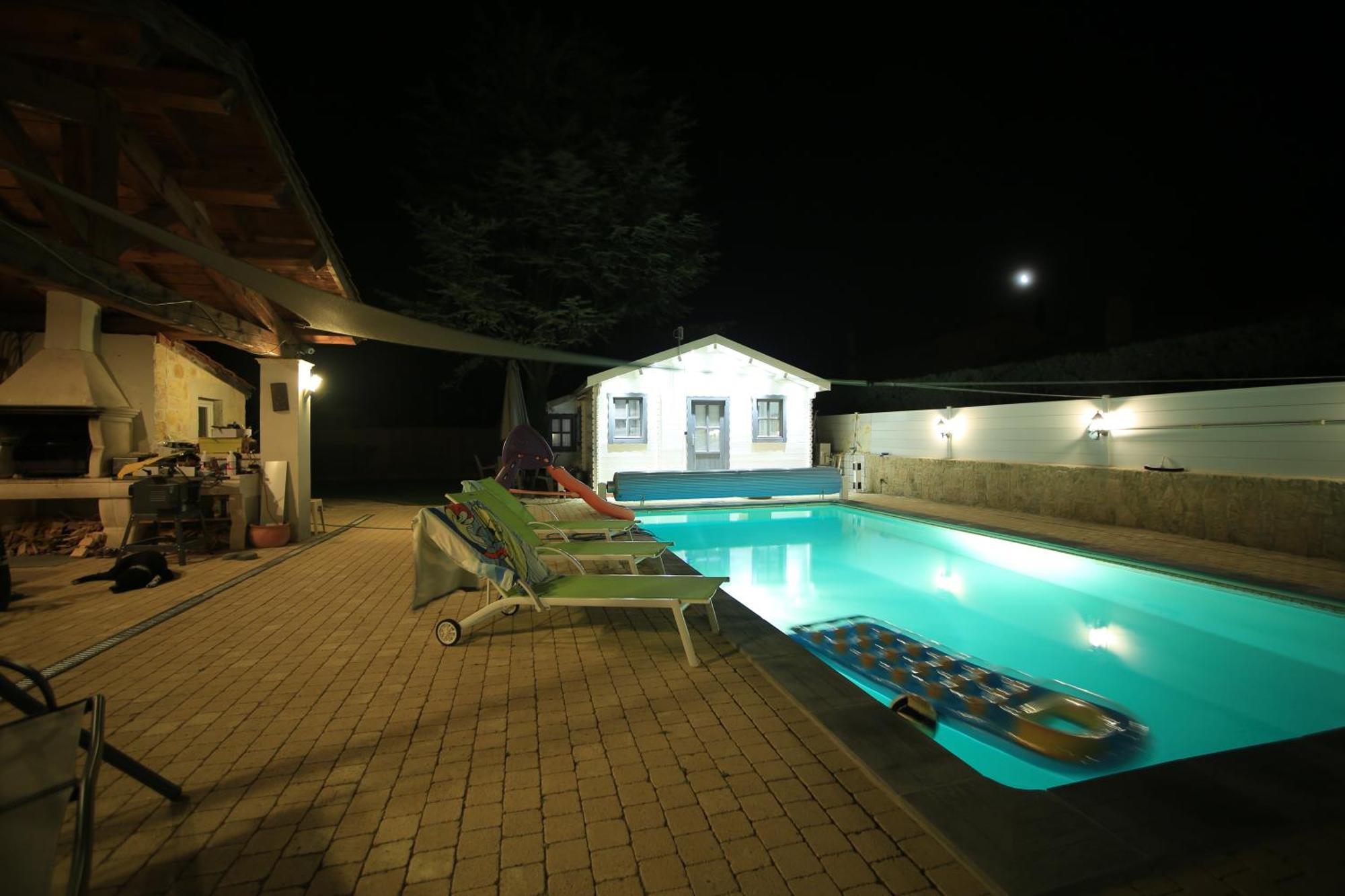 Chalet Mont Ventoux Et Chalet Vip Camaret-sur-Aigues Room photo